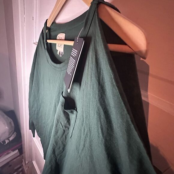 Chaser || NWTs Deconstructed Cold Shoulder Long Sleeve Top Size Small - Picture 5 of 5